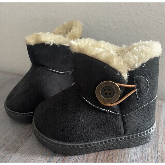 China Buttons City fuzzy Winter Pull on boots Black size 22 / 6 US baby boy girl - Picture 2 of 10